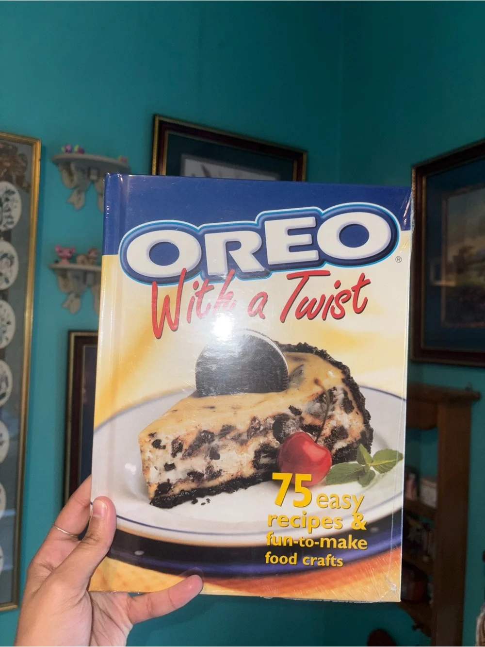 Vintage 1999 OREO WITH A TWIST Hardcover Recipe Cookbook - Shrink Wrap